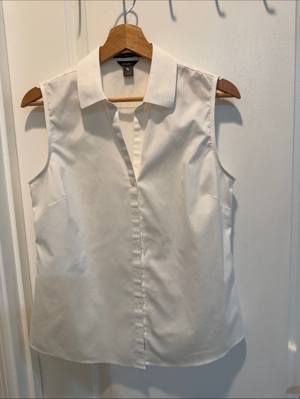 Eddie Bauer Sleeveless Button-Down Collared Top - White